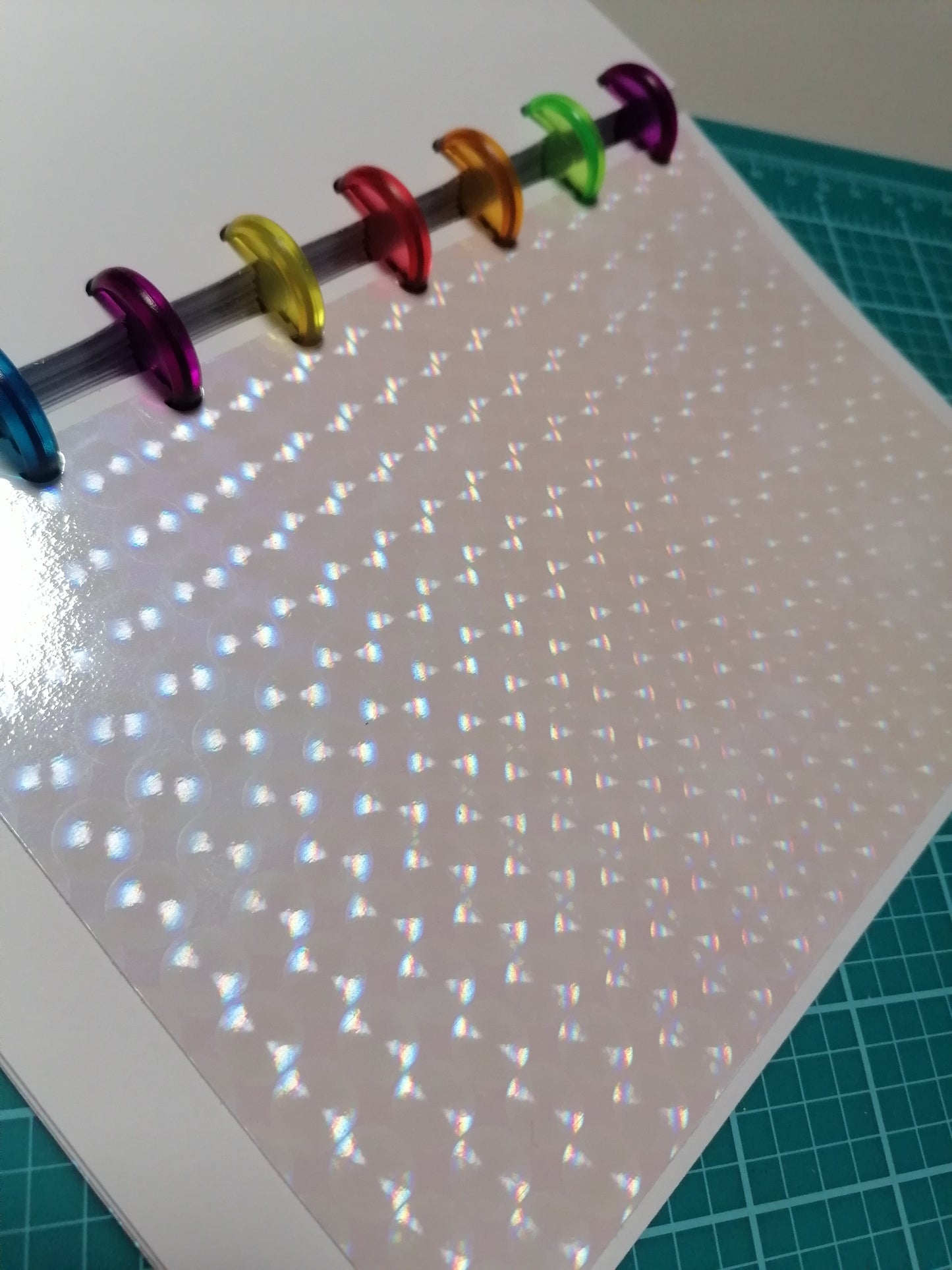 Laminante Holográfico 3D 32cms ancho (2.4 Micras)