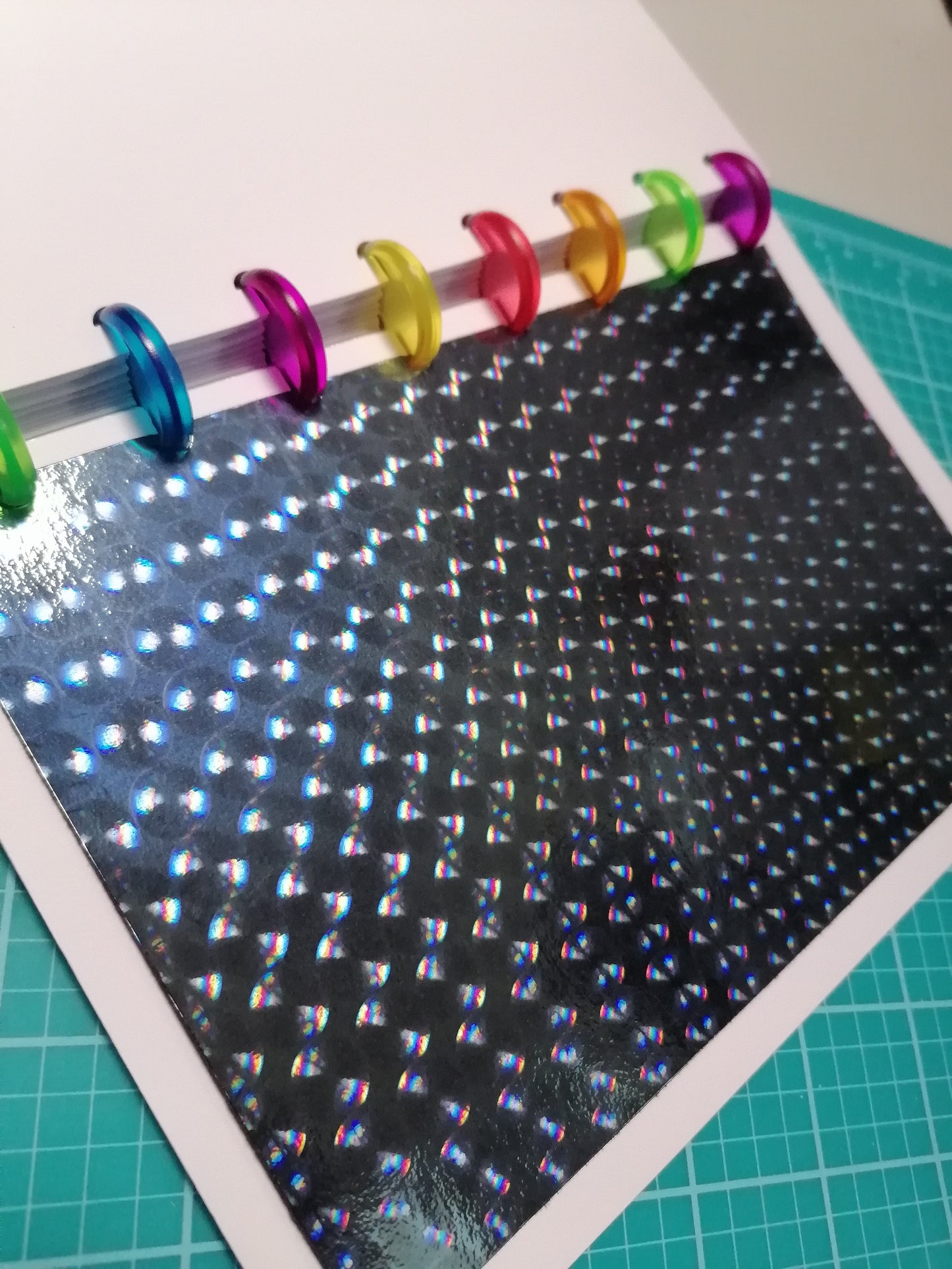 Laminante Holográfico 3D 32cms ancho (2.4 Micras)
