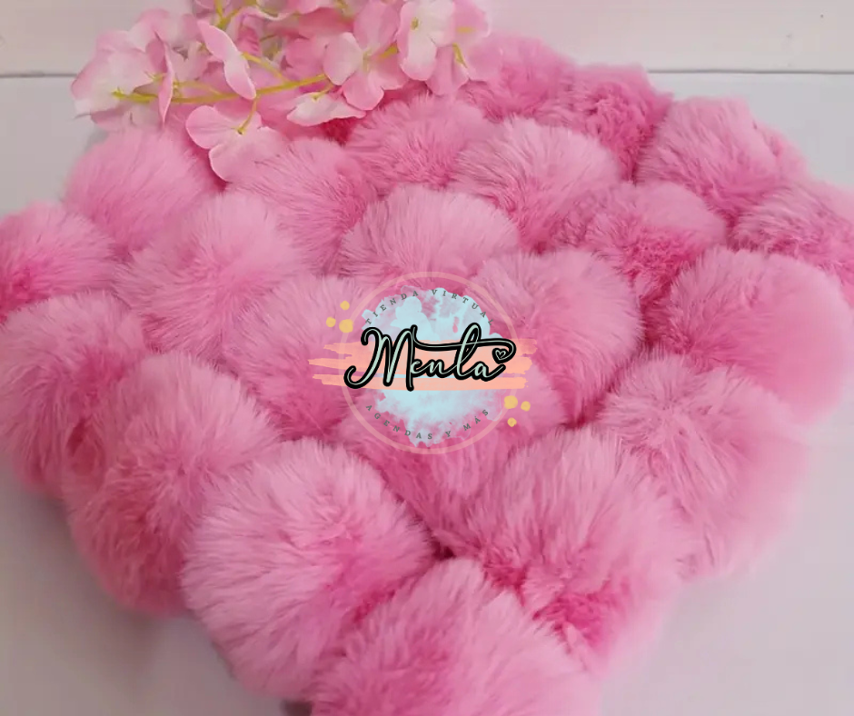 Pompones 6cms con agarre para llavero