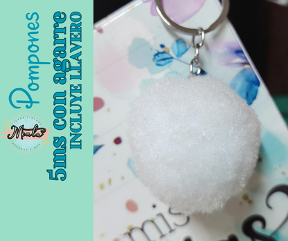 Pompon con Llavero 5cms
