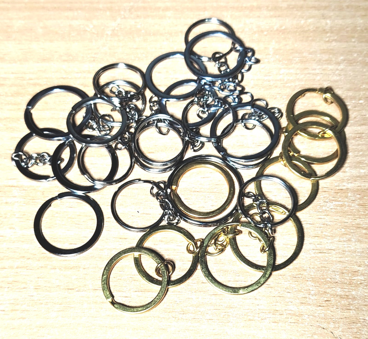 Lote 40 llaveros metálicos surtidos